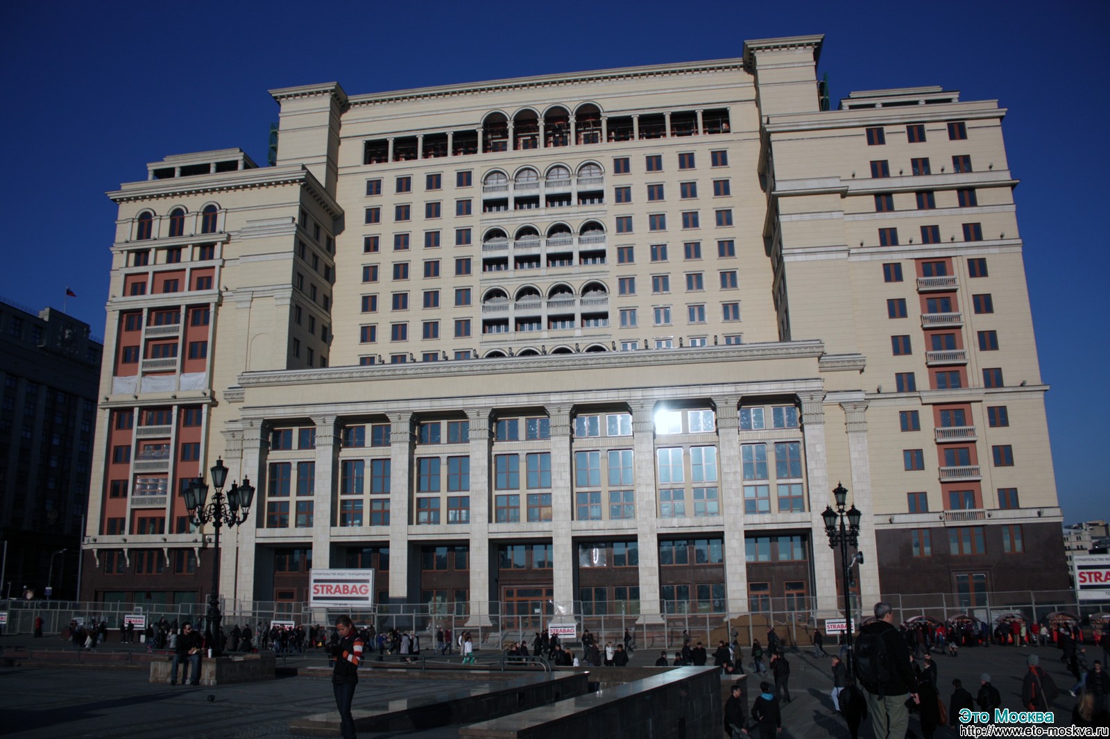 Гостиница нова москва. Асимметрия гостиницы Москва. Новые гостиницы в Москве. Гостиница Москва в Москве 1935. Бывшая гостиница Москва в Москве.