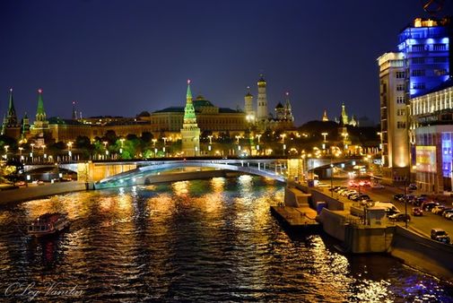 Вечер на Патриаршем мосту, Москва